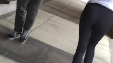 Sexy little ass in leggings