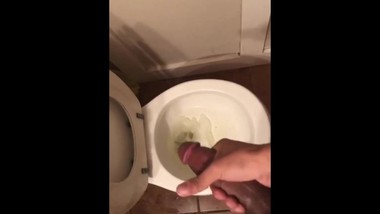 PISSING WITH HUGE CUMSHOT