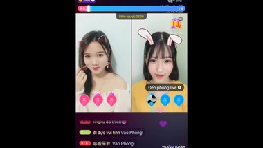 Thu Pitar talking with another girl Uplive