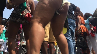 Thick Ebony Booty Cheeks in Cut off Jeans