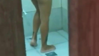Aquele banho gostoso da morena Spy Brunete