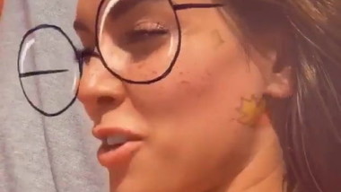 Hilona Gos sein nue a la plage