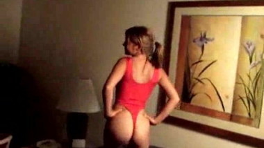 A nice teen tease but looking good even in low res