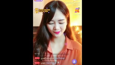 Girl Anh cuties livestream Uplive