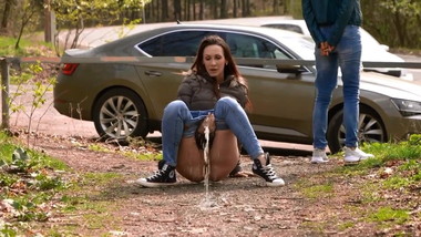 Girls Roadside Pissing